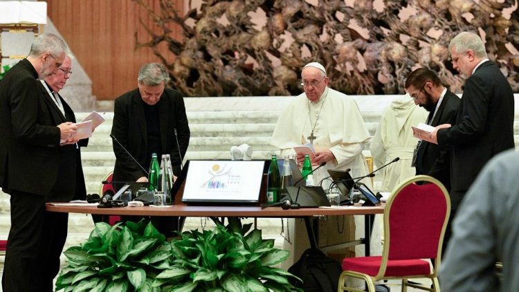 Pax Christi appeals to Pope and Synod to help Church embrace nonviolence